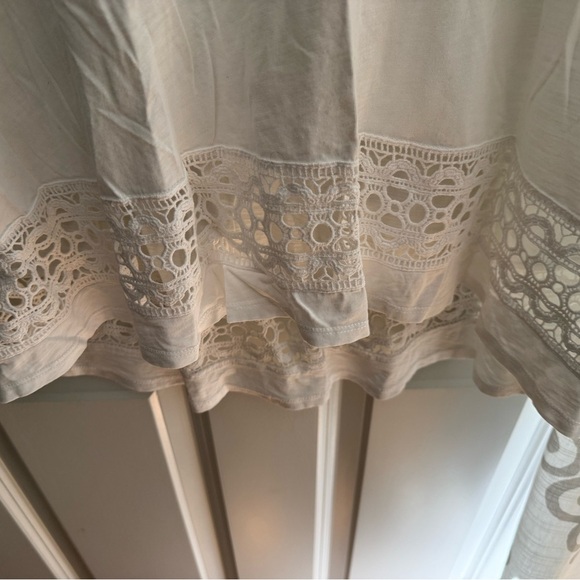 LOFT | White Tank Top | Crocheted Lace Hem | Size Large - Picture 2 of 4